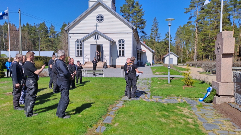 Klikkaamalla seuraava kuva